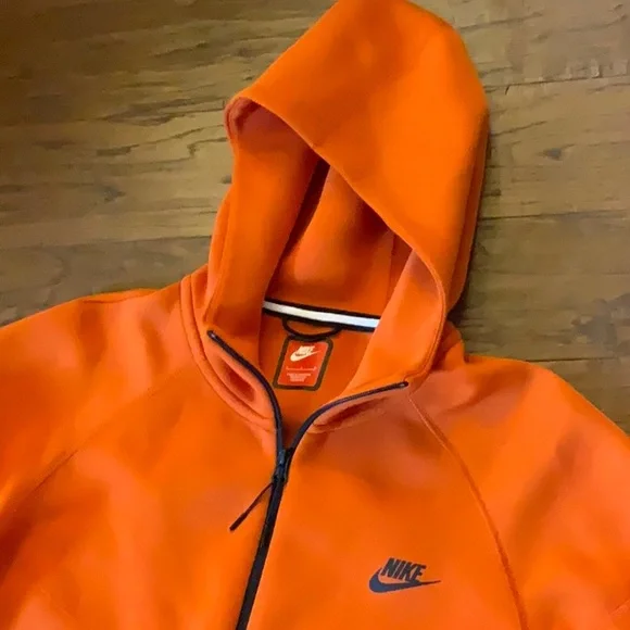 Nike Orange Performance Jacket with Stand-Up Collar - Picture 3 of 6